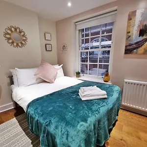 https://urban-stay-artillery-lane-apartments.brighton-hotels-england.com
